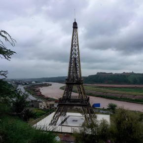 Luxury Mocha 1BR near Eiffel Tower Bahria